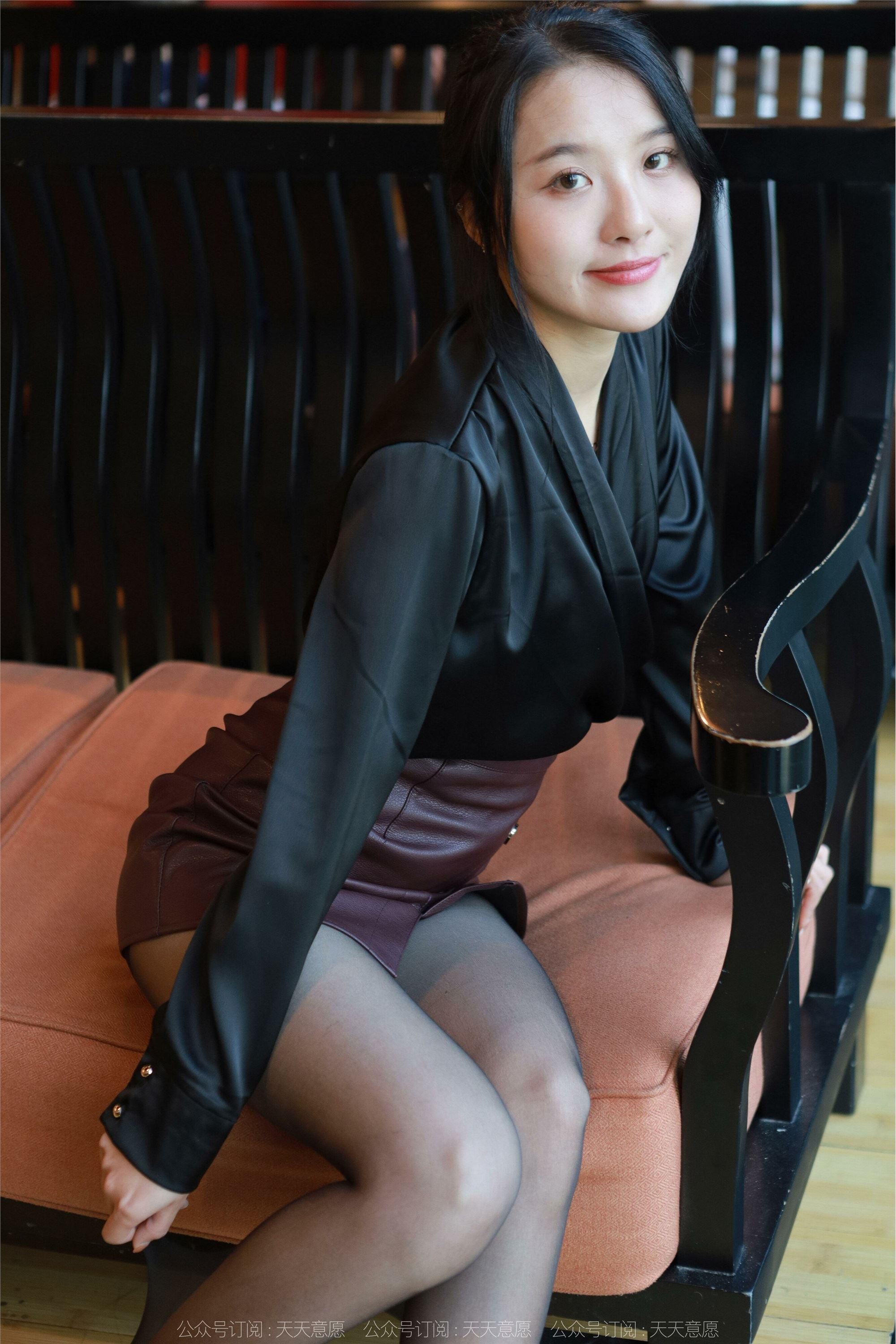 IESS异思趣向  2022.04.29 丝享家 1074：婉萍《褐色皮裙》